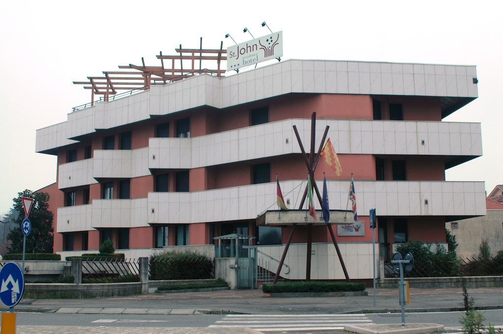 Hotel St John Дезио Экстерьер фото